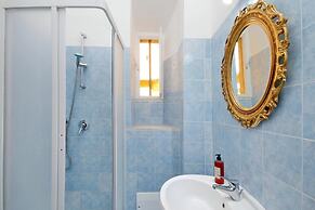 Lucky Holiday Rooms
