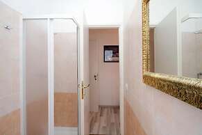 Lucky Holiday Rooms