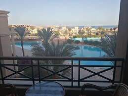 Sea view apartment with private beach