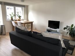 Slapen in eigentijds woonboot hotel