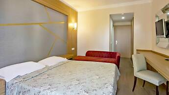 Dionisus Hotel