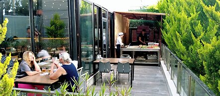 Dionisus Hotel
