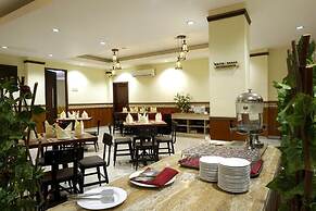 Red Chilies Hotel