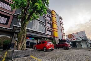 Red Chilies Hotel