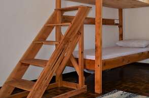 Tulia House - Hostel