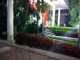 JK Rooms 122 Shaheen Lodging & Boarding