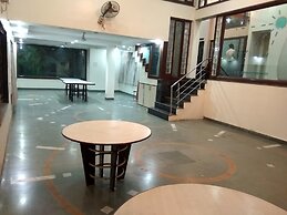 JK Rooms 122 Shaheen Lodging & Boarding
