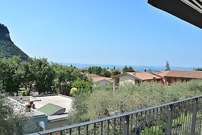 Cà Gardesana With Pool