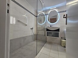Homely Stay at Acropolis Museum