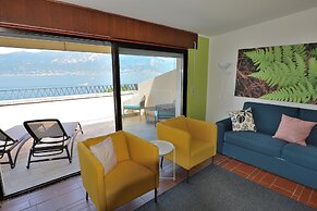 Greenery Loft With Lake View