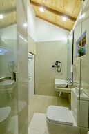 Aryana Hotel
