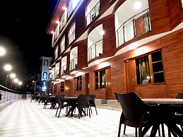 Hotel Mall Palace