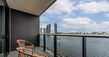 Melbourne Private Apartments - Collins Wharf Waterfront, Docklands