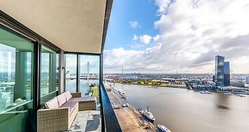 Melbourne Private Apartments - Collins Wharf Waterfront, Docklands