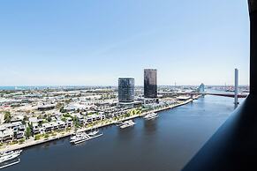 Melbourne Private Apartments - Collins Wharf Waterfront, Docklands