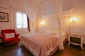 Moshinos Otel