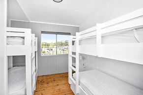 Lakeside Cabins & Holiday Village