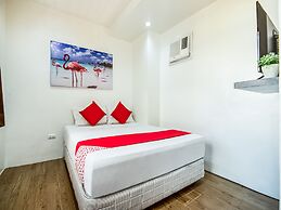 OYO 443 Maria Cristina Arcade Suites