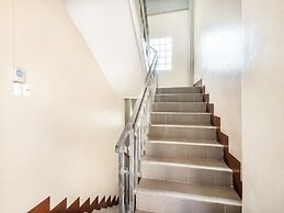 OYO 443 Maria Cristina Arcade Suites