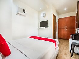 OYO 443 Maria Cristina Arcade Suites