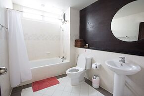 Le Vanvarothai Saladaeng Residence