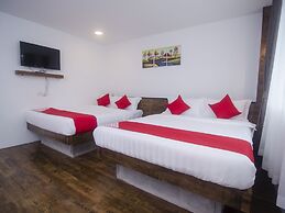 OYO 836 Mandurah Room & Cafe