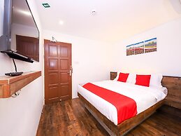 OYO 836 Mandurah Room & Cafe