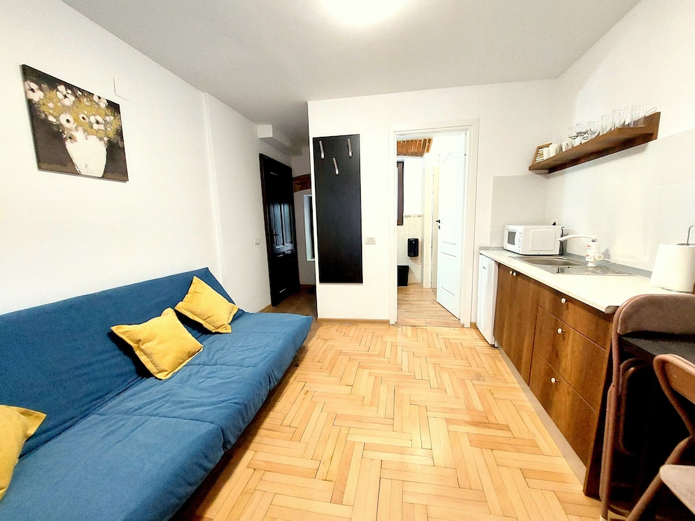 Casa Roth Apartments