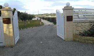 Apollonion Country House