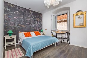 Apartment & Room Joy