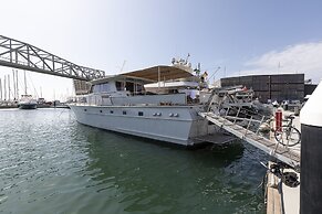 Luxury Boat in Port Forum