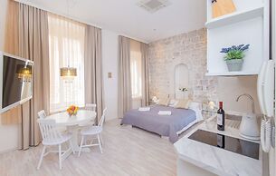 Apartments Lausion