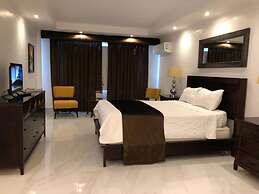 Golden House Hotel & Restaurant