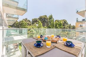 Luxury Beach Experience in Lisbon