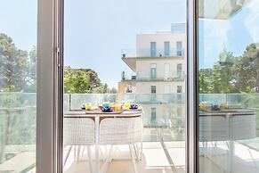 Luxury Beach Experience in Lisbon