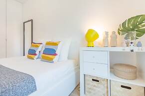 Luxury Beach Experience in Lisbon
