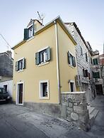La Perla Apartments