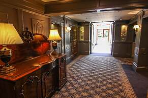 The Devon Inn Hotel