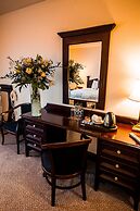 The Devon Inn Hotel