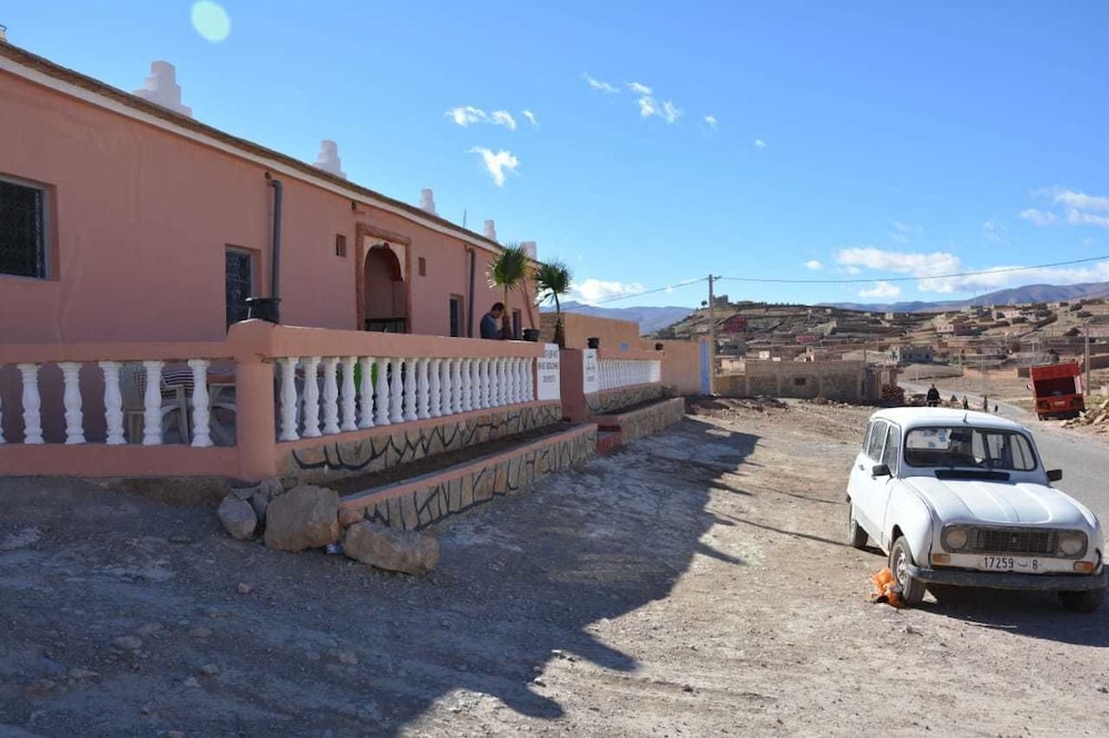 Riad Bouchra