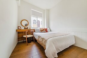 Chin Style Easy Stay
