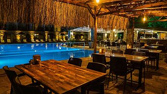 Alados Otel