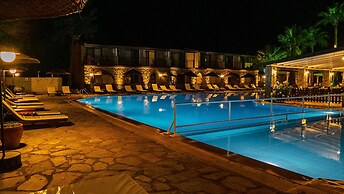 Alados Otel