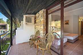Alados Otel