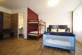 IQ Hotel