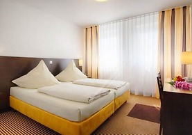 IQ Hotel