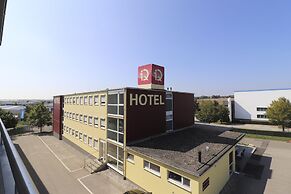 IQ Hotel
