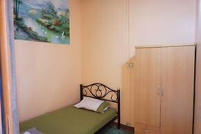 OYO 730 Meedee Hostel