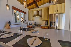 Villa Topaz