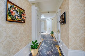 Golden Hotel